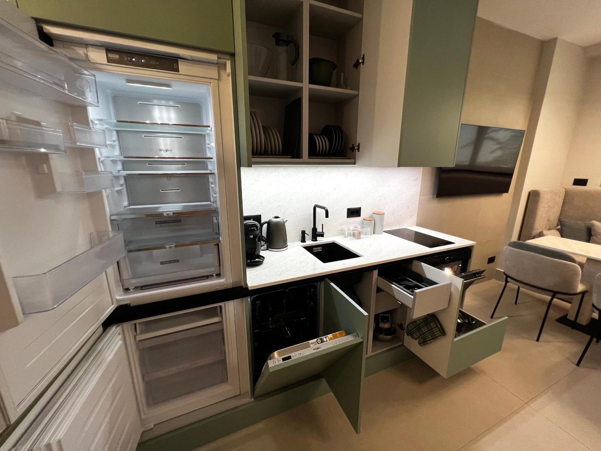 סרנדה Golden Beach Suites מראה חיצוני תמונה